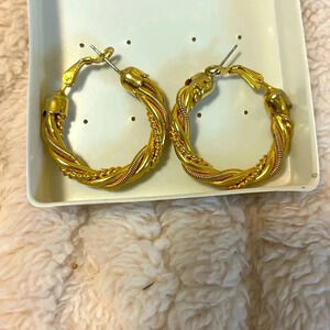Vintage gold tone twisted hoop earrings